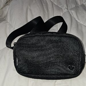 Lululemon Everywhere Belt Bag- Knit Mesh! Nwts Black!